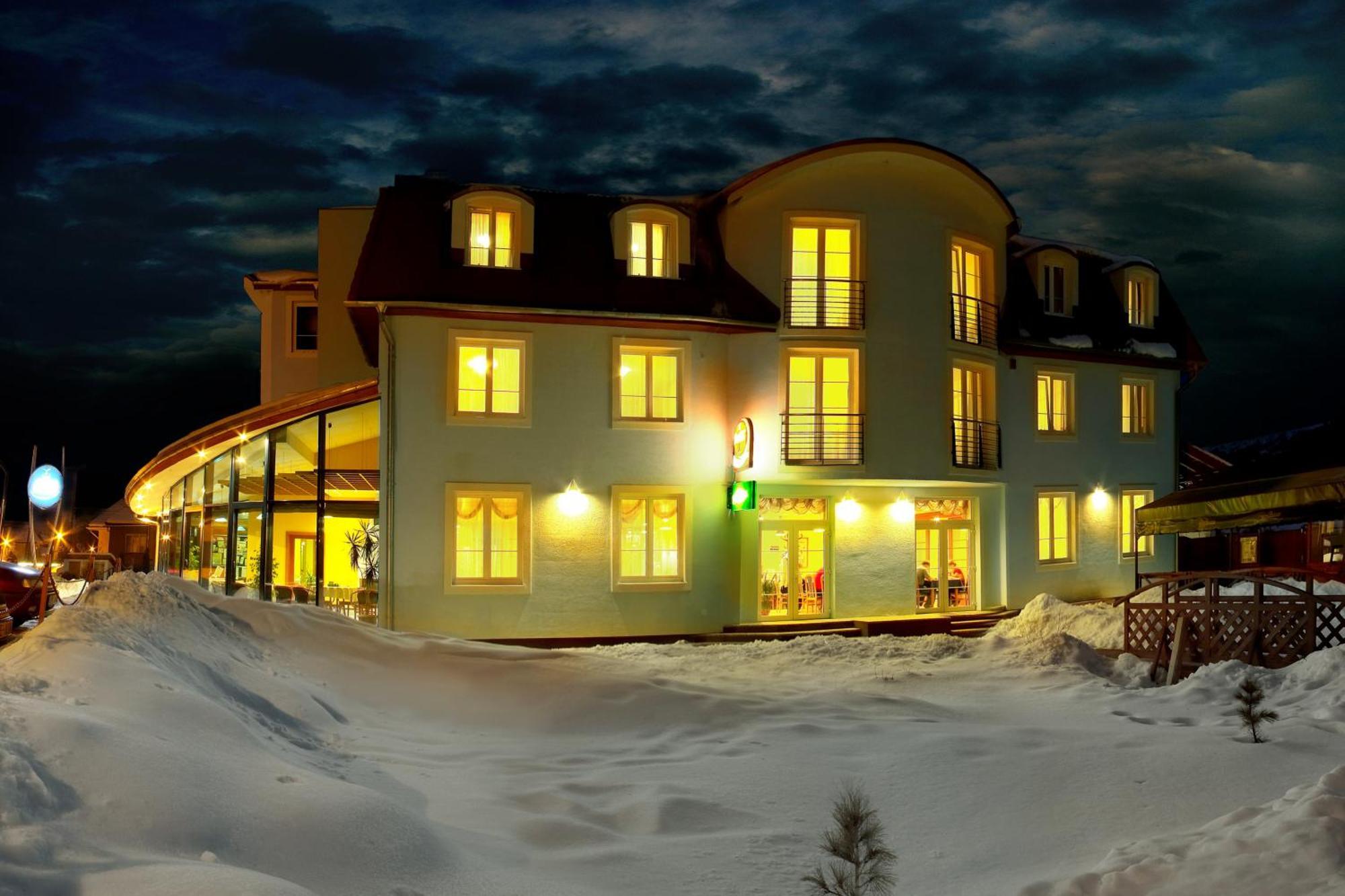 Penzion Fontana Bešeňová Exterior foto