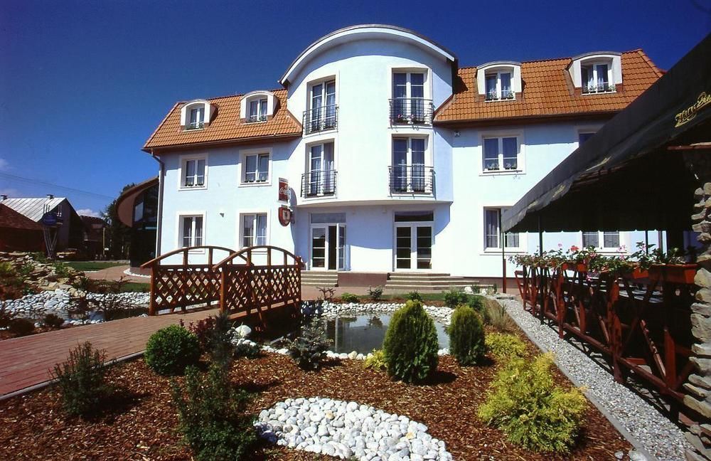 Penzion Fontana Bešeňová Exterior foto